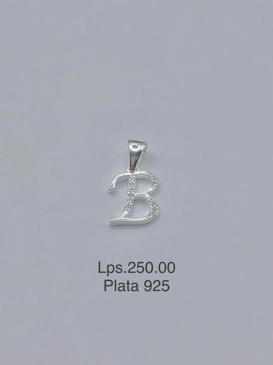 Dije de letra Plata 925